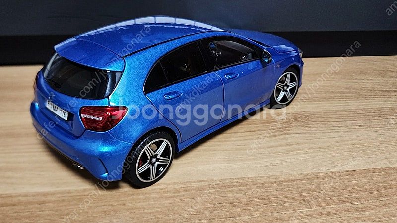 노레브 1:18 다이캐스트 벤츠 A클래스--1
