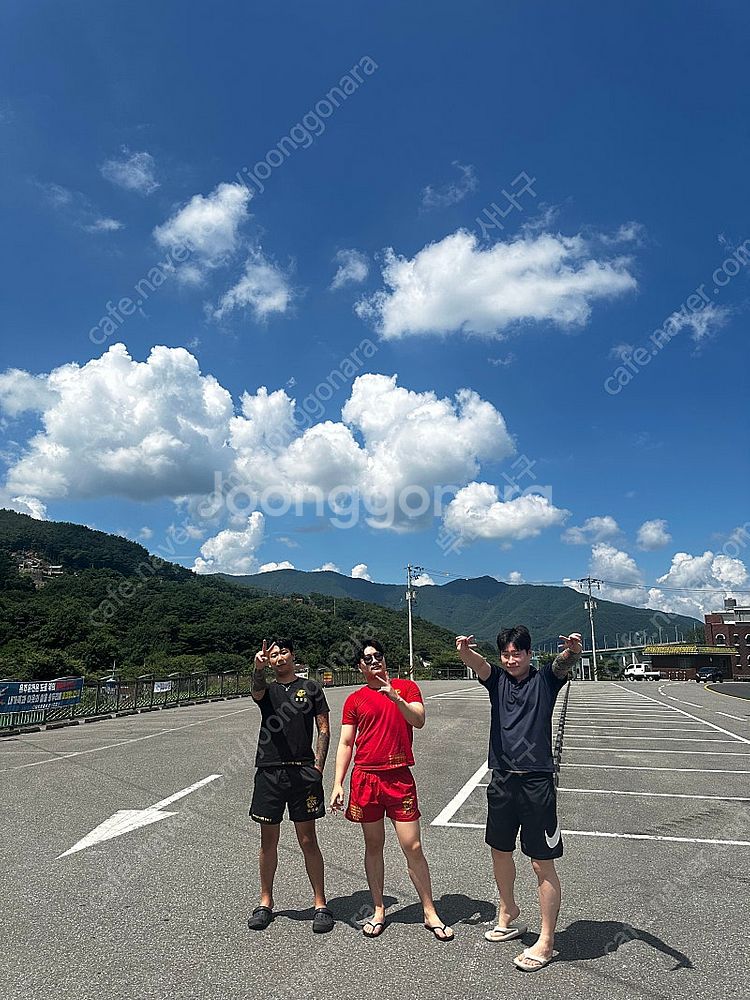 몽클레어 반팔 카라티셔츠--3