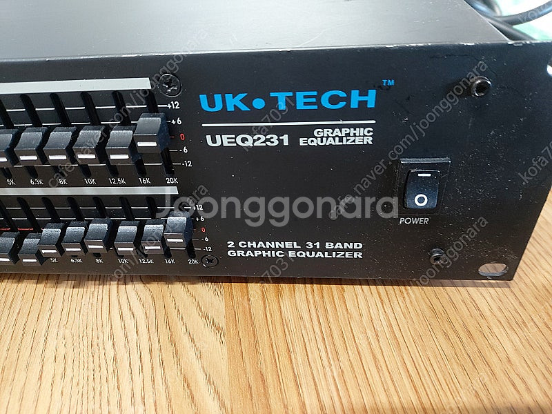 UK.TECH 31밴드 그래픽이큐 팝니다.--3