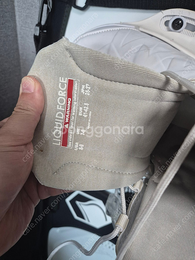 (가격인하)웨이크보드 + 바인딩팝니다. 가격협의 가능--2