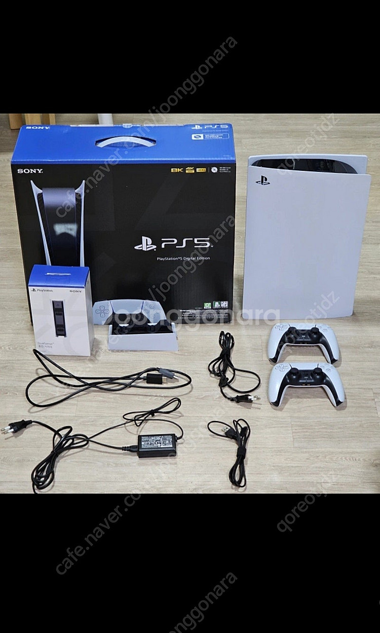 ps5 디지털(컨트롤러2개+무선충전기)--0