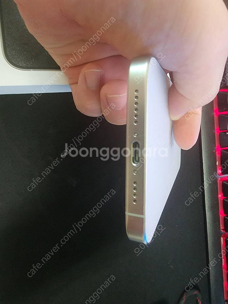 아이폰15프로맥스 256기가 화이트 개봉 a급 판매합니...--4