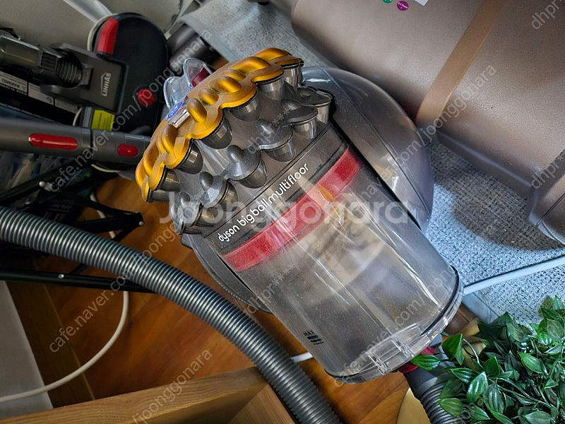 다이슨 빅볼 유선 청소기--2