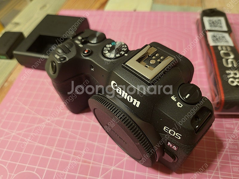 캐논 eos r8 팝니다+ ef 호환어댑터--1