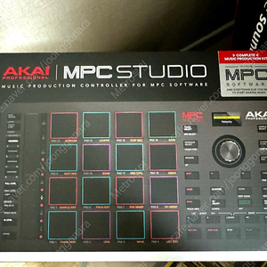 택포) 아카이 Akai MPC STUDIO 2 드럼패드 컨트롤러 단순개봉 팝니다