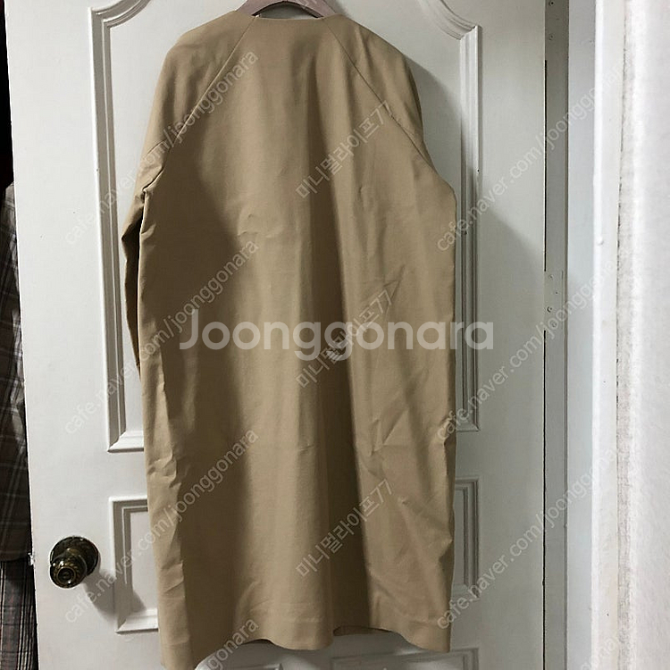 뷰와이 바스락 트렌치코트 ~66 59000원--6