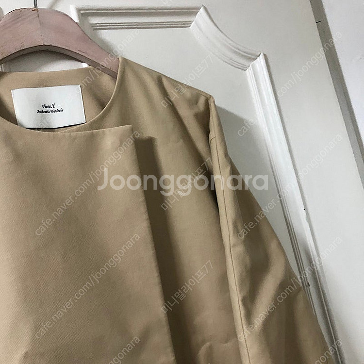 뷰와이 바스락 트렌치코트 ~66 59000원--7
