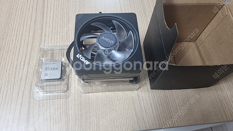 [판매] AMD 라이젠 3700X CPU 팝니다. (정...--1