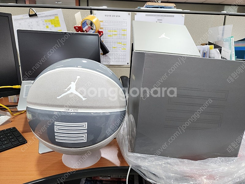 조던프리미엄8p 농구공 새것 팝니다.가격내림!--0