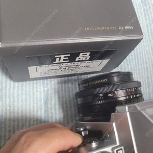 니콘마운트 보이그랜더 40mm f2 울트론 sl