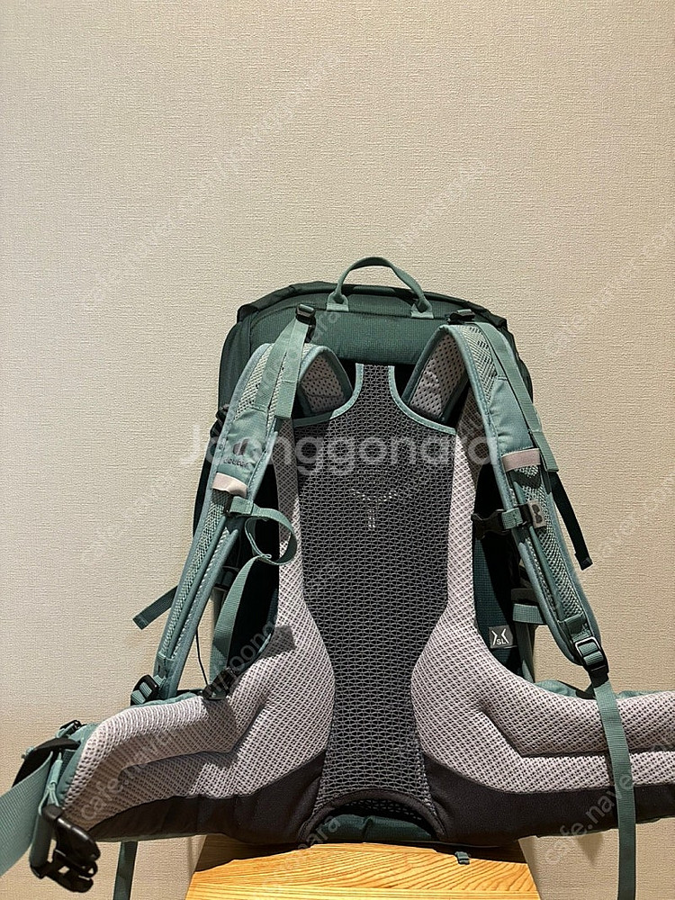 등산배냥 도이터 판매합니다--1