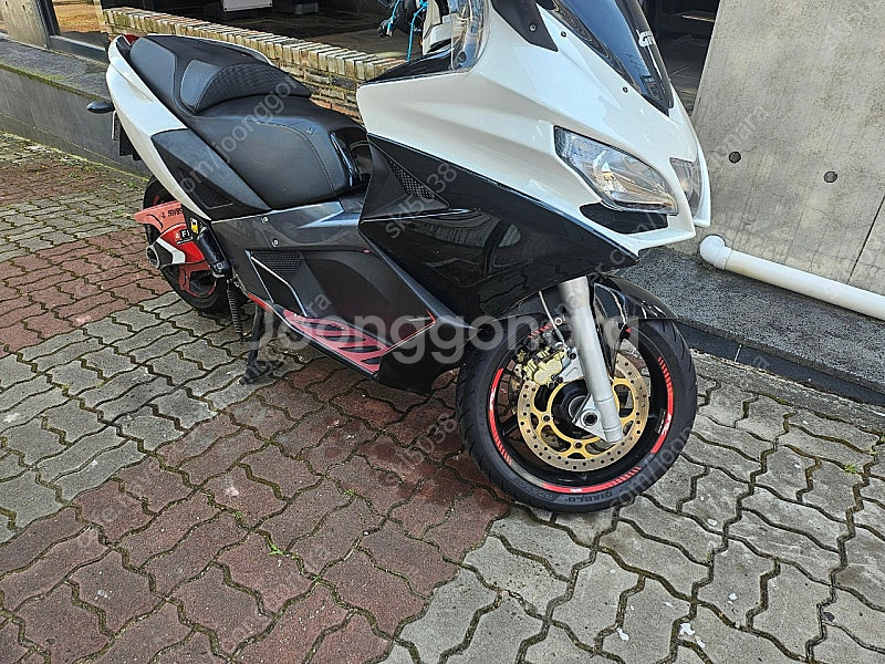 아프릴리아 srv850 15년식 팝니다--9