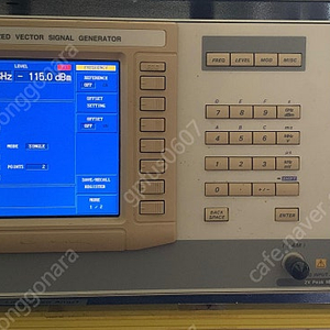 ANDO YOKOGAWA VG6000 Synthesized Vector Signal Generator 250kHz ~ 3.2GHz, 4.9 ~ 6.2GHz