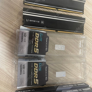 Teamgroup DDR5-5600 CL46 Elite 16Gx2 팝니다.