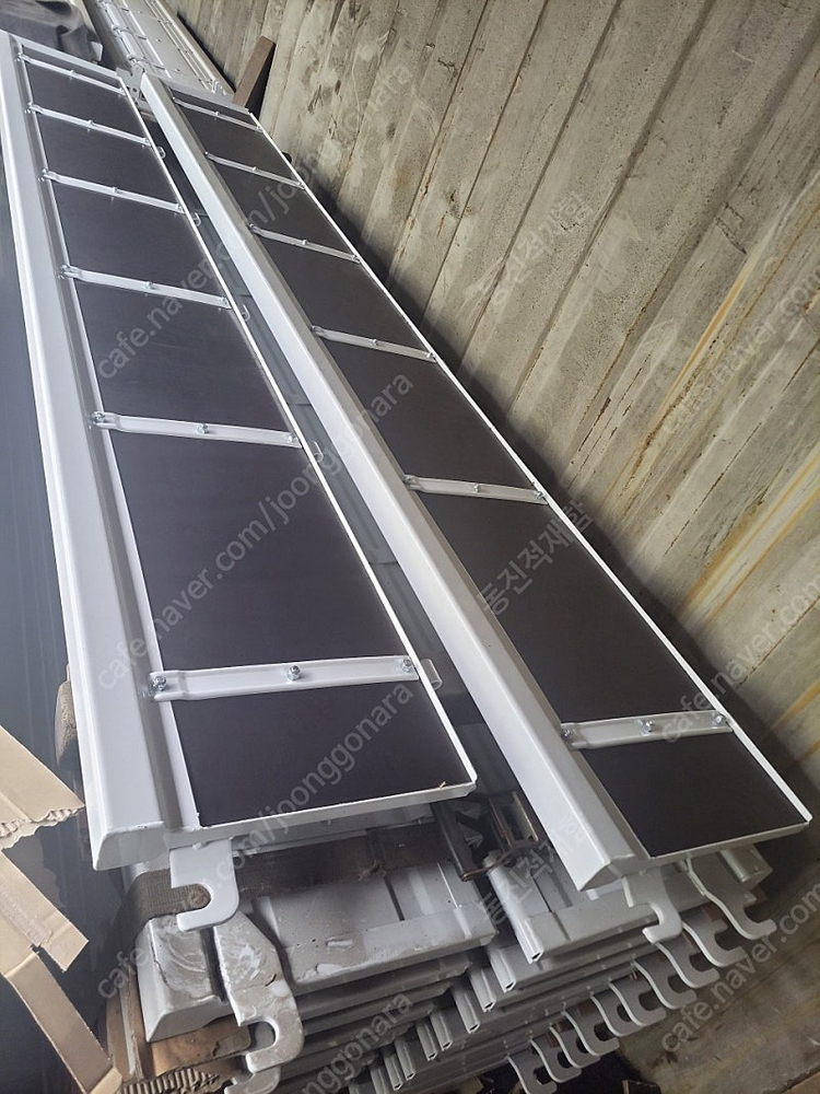 동진적재함 포터2 정품 청색 백색 적재함문짝 적재함날개 뒷문짝 판매합니다 ​현대 기아 대우 화물차 봉고3 포터2. ... 이미지