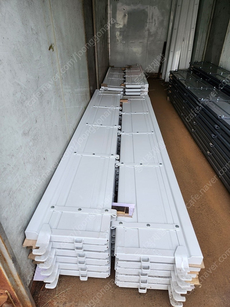 동진적재함 포터2 정품 청색 백색 적재함문짝 적재함날개 뒷문짝 판매합니다 ​현대 기아 대우 화물차 봉고3 포터2. ... 이미지