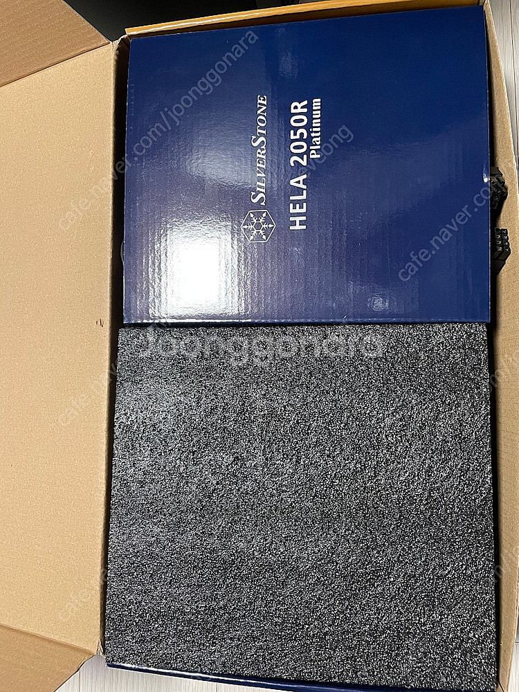 SilverStone HELA 2050R Platinu...--7