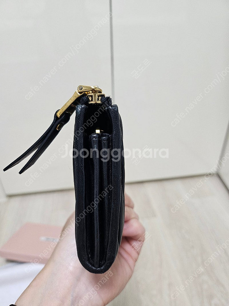 미우미우 마테라쎄 장지갑 블랙 정품--4