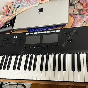 NI KOMPLETE KONTROL S49 마스터 키보드