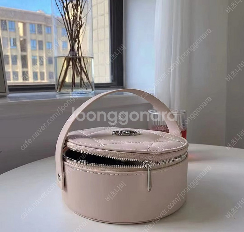 디올 원통 뷰티백 (정품)--1