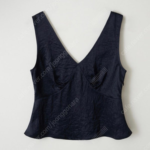 샵게드 SATIN SLEEVELESS- NAVY s사이즈 새것 (택포가격)