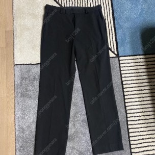 무신사 스탠다드핏 세미와이드 검정 슬랙스 판매--0
