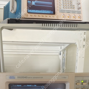 Tektronix DG2040 2ch 1.1GHz 256Kbit Data Pattern Generator