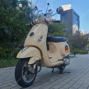 베스파125cc 크림 베이지 예뻐요