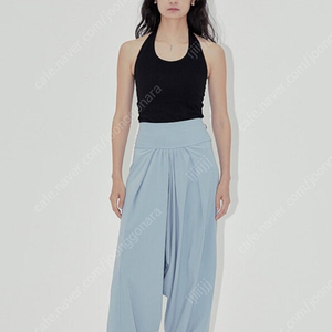 무브웜 홀터넥탑 halter neck top