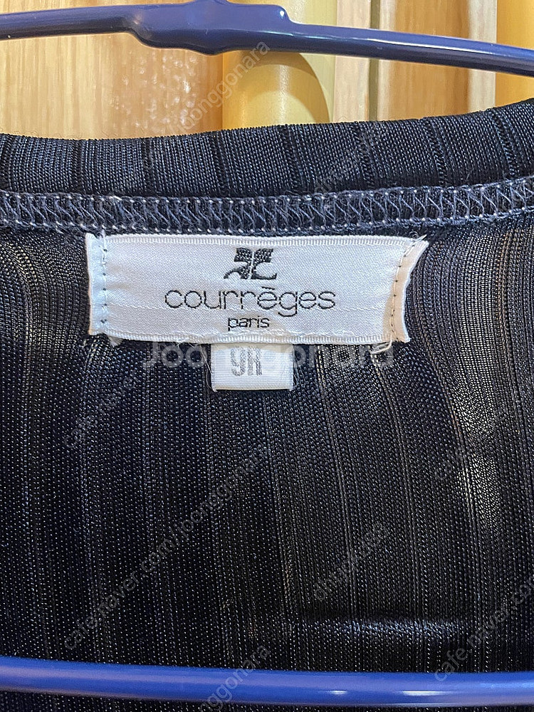 급)꾸레쥬 블랙 반팔 55사이즈 약간시스루 상태새거급--2