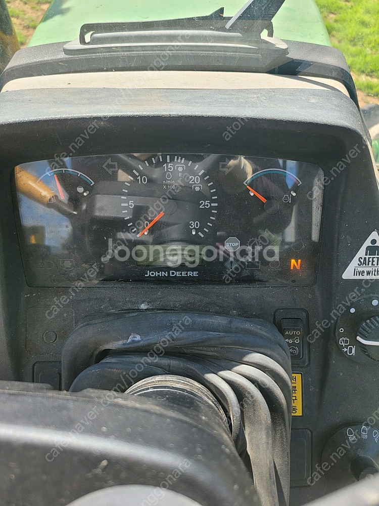 존디어5085m--5