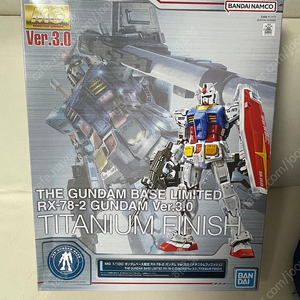 반다이 MG 1/100 RX-78-2 퍼스트 건담 Ver 3.0 티타늄 피니쉬 한정 팝니다