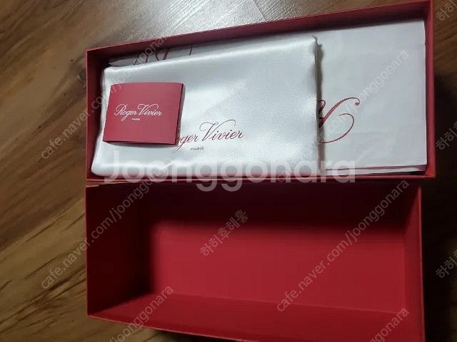 로저비비에 트럼펫 미들힐 시즌컬러 245사이즈--4