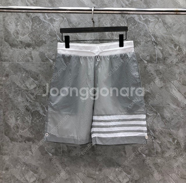 톰브라운 사선 비치 쇼츠 밴딩 반바지 3칼라--4