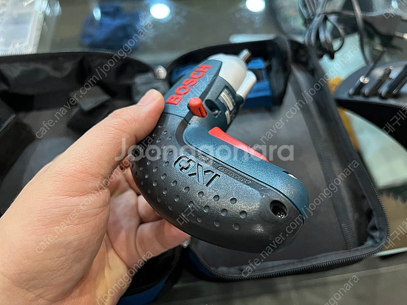 보쉬 IXO2 전동 드라이버 판매합니다.--1