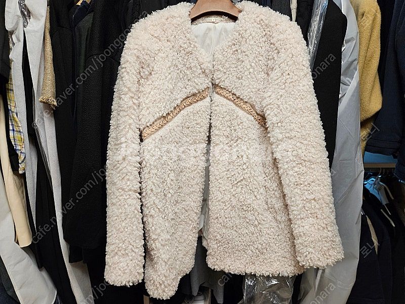 에뜨왈블뤼 etoile bleue furry coat--1