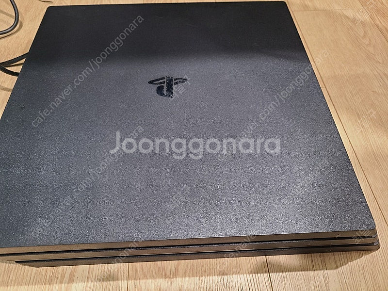 ps4 pro 7218 1tb 9.0 30만원입니다.--2