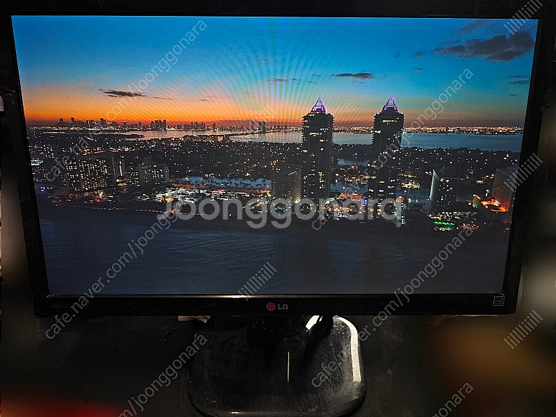 LG 24인치 LED 모니터 24MP55HQ 팝니다--0