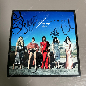 친필사인 Fifth Harmony CD