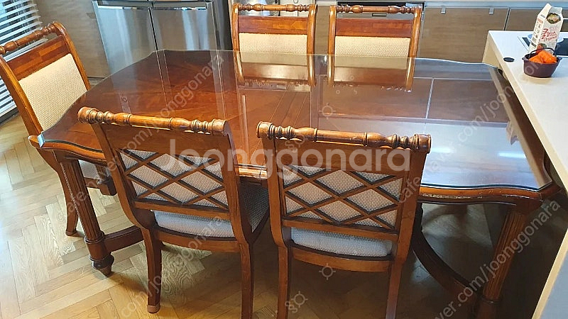 미라지가구 엔틱식탁 6인용 엔틱의자 총6개--0