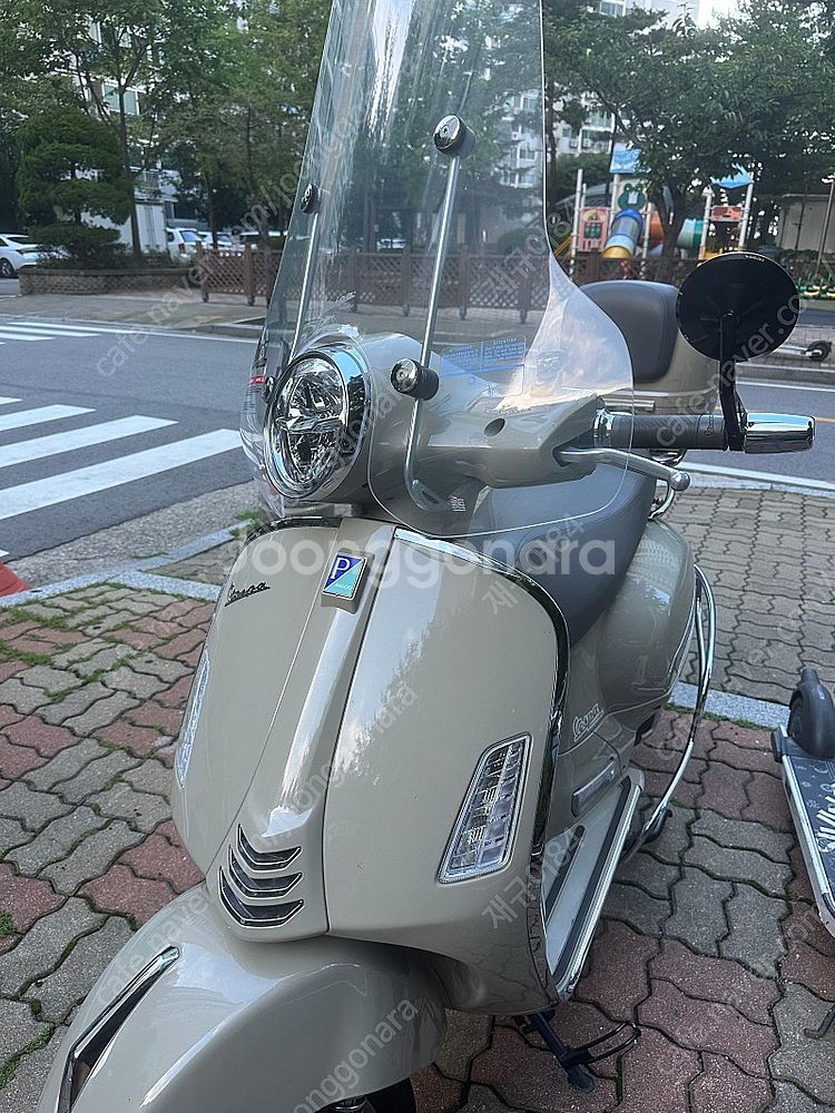 베스파 300--0