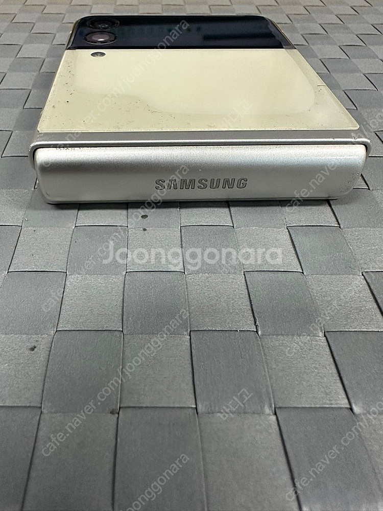 갤럭시Z플립3 256기가 크림 게임용 민팃용 단말기 1...--3