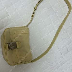 마뗑킴 CRISP MINI BUCKLE BAG IN YELLOW