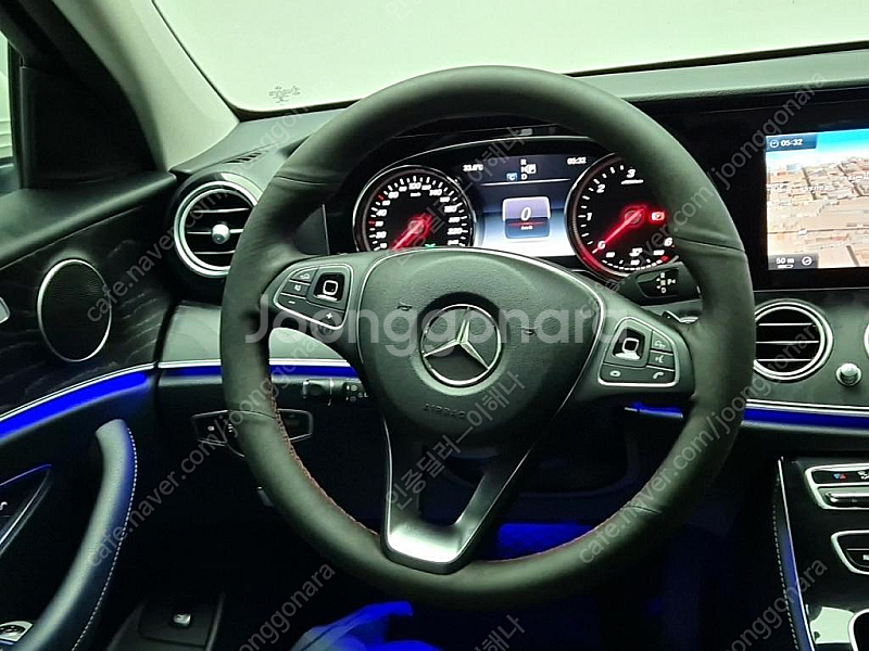 벤츠E-클래스 W213 E220d 아방가르드 (5인승)...--8