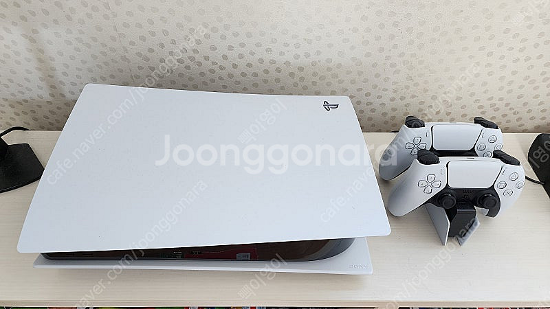[대전직] PS5 디스크 + 추가 패드 + 정품 충전기--0