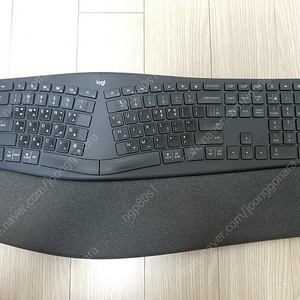 로지텍 ERGO K860 한글 정품 인체공학 키보드 팝니다!!!