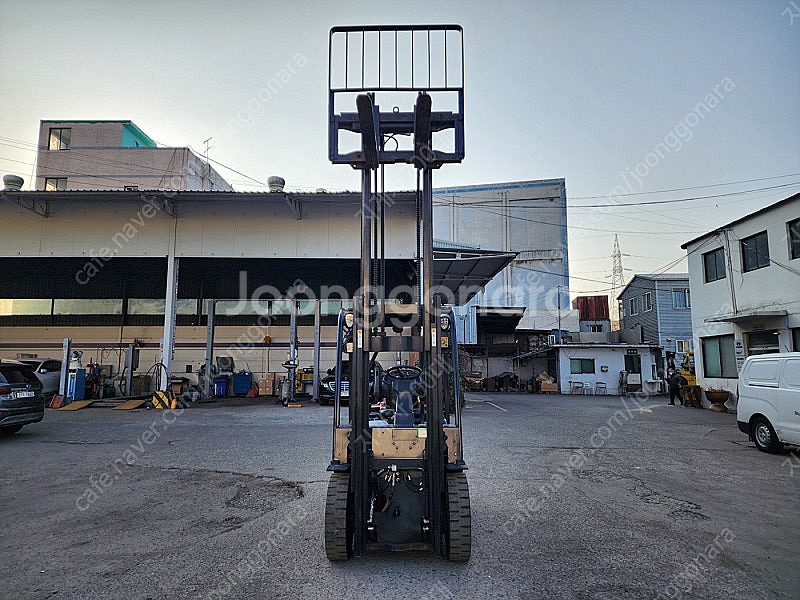 428시간 신차급 두산 디젤 2.5톤지게차 D25S-7...--8