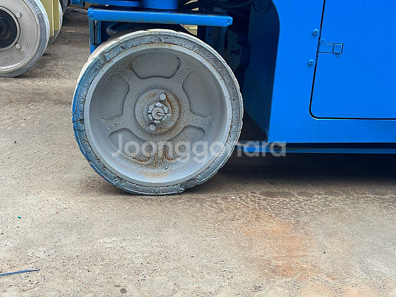대기업이 선호하는 고소작업대라 다른가봐요 GS2646--5