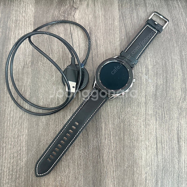 갤럭시 워치3 45mm 매우깨끗 케이블포함 5만원 판매...--0
