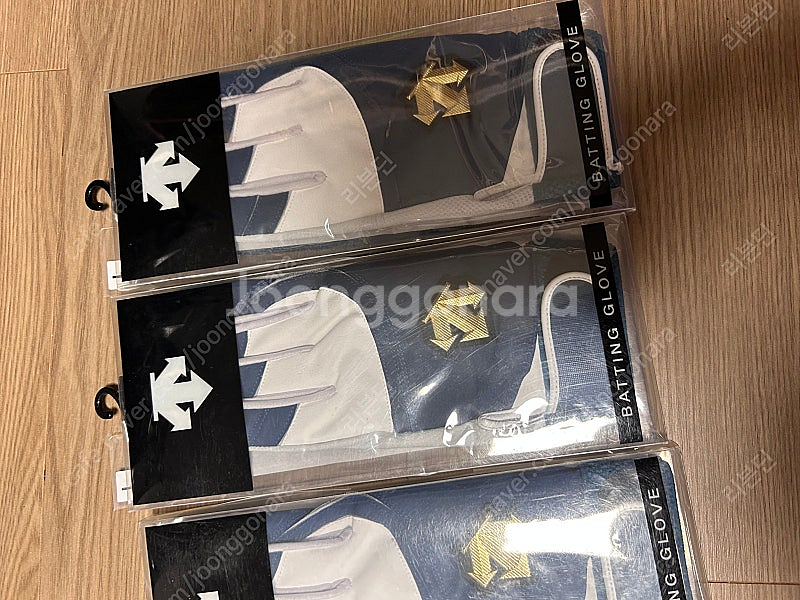 데상트 배팅장갑 엔씨다이노스 선수용 팝니다--1